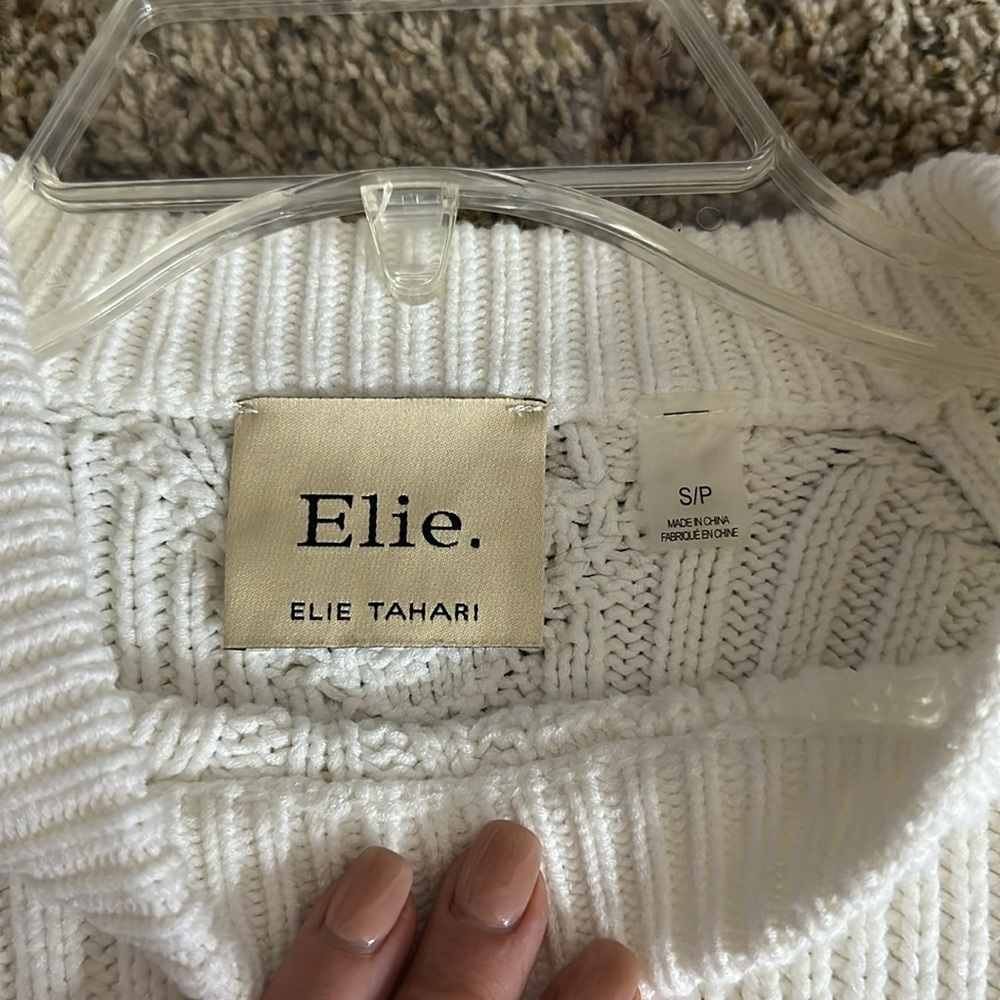 Elie Tahari White Crew Neck Cable Knit Sweater - Picture 2 of 3
